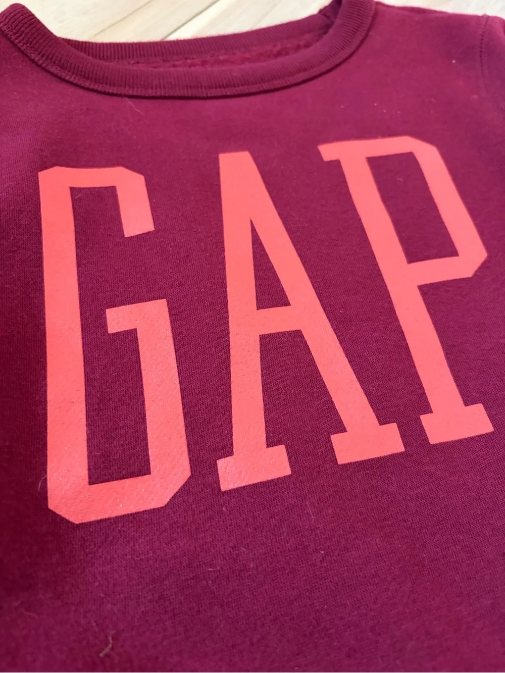 GAP Kids Boys Burgundy Logo Crewneck Sweatshirt XS 4-5